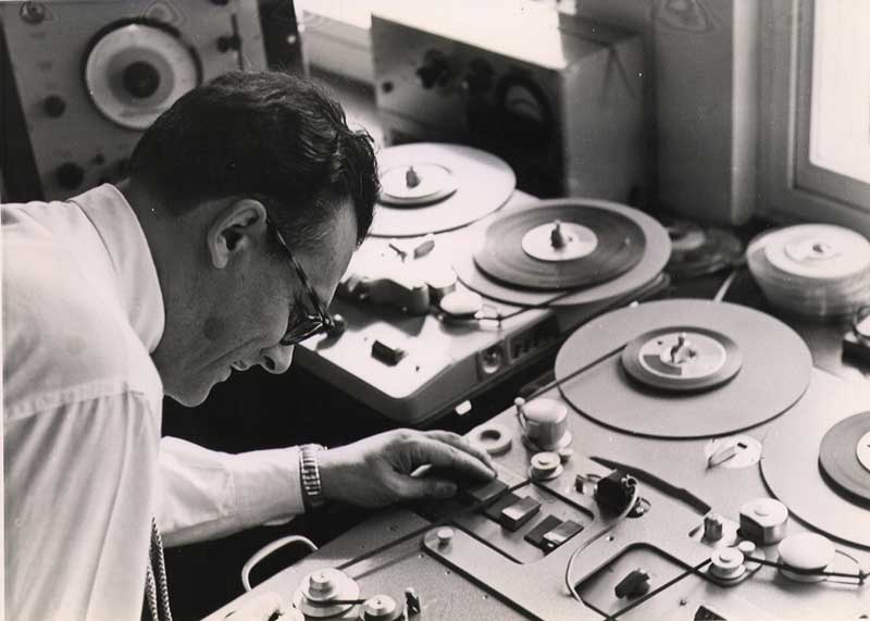 vladimir-ussachevsky-tape-studio